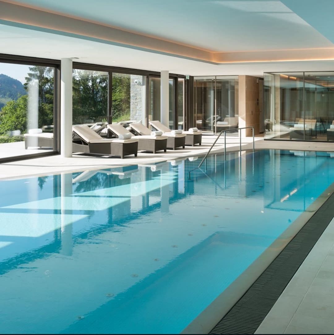 Therapeutic Pool & Spa